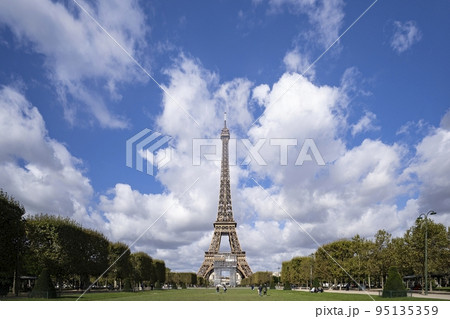 The Eiffel Tower during daytime - Paris, France 95135359