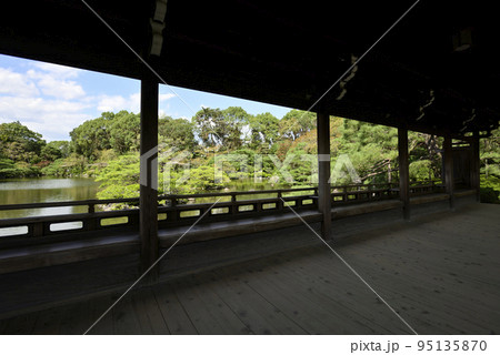 平安神宮 東神苑 泰平閣と栖鳳池 平安神宮 東神苑 泰平閣と栖鳳池 95135870