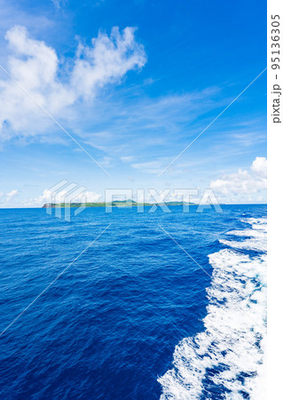 美しい海と航跡　与那国島 95136305