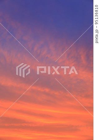 真っ赤に焼ける夕焼けのイメージ 真っ赤に焼ける夕焼けのイメージ 95136810