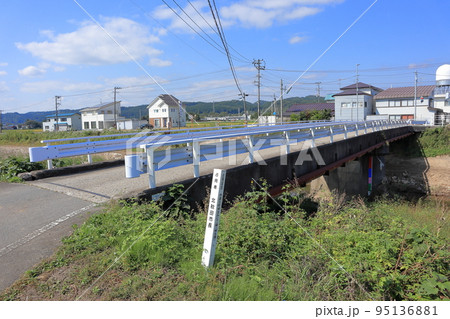 綴子川に架かる橋 95136881