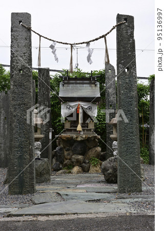 粟田神社末社　鍛治神社 95136997