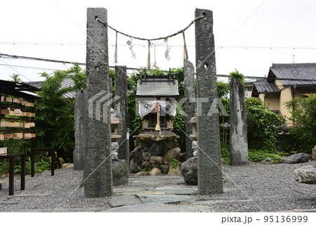 粟田神社末社　鍛治神社 95136999