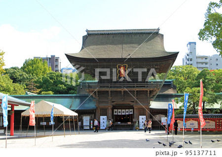 筥崎宮の拝殿・本殿 正面 筥崎宮の拝殿・本殿 正面 95137711