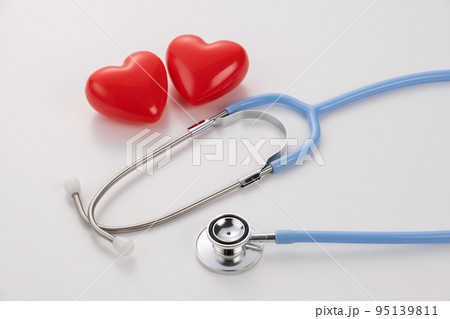 聴診器　医療イメージ　 95139811