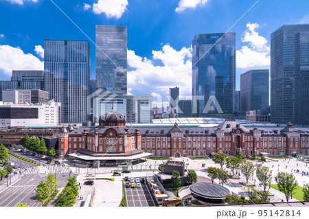 《東京都》東京駅・丸の内ビジネス街 95142814