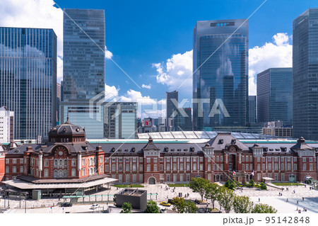 《東京都》東京駅・丸の内ビジネス街 《東京都》東京駅・丸の内ビジネス街 95142848