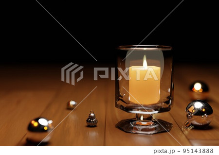 キャンドルとオーナメント 95143888