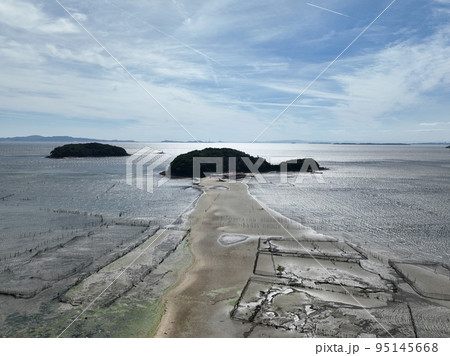 西尾市東幡豆海岸の前島干潮の風景を空撮 西尾市東幡豆海岸の前島干潮の風景を空撮 95145668