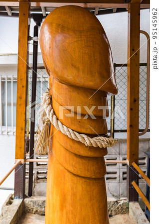 男根のある神社　壱岐 95145962