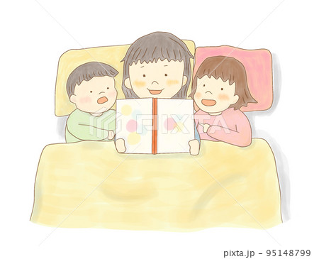 寝るときに絵本を読む親子 95148799
