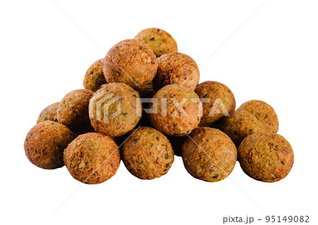 Vegetarian chickpeas falafel balls isolated on white Vegetarian chickpeas falafel balls isolated on white 95149082