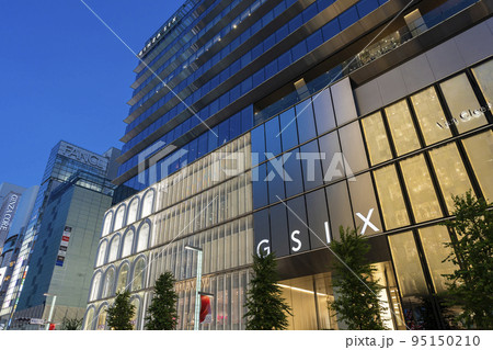 夜のGINZA SIX（ギンザ シックス） 95150210