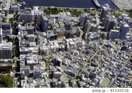 横浜市中区山下町付近を空撮 95150516