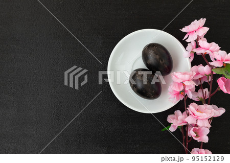 Black Eggs boiled in sulfuric hot springs 95152129