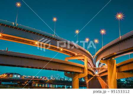 江北ジャンクションと五色桜大橋の夜景 95153312