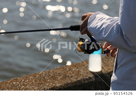 河口にてハゼ釣り 河口にてハゼ釣り 95154526