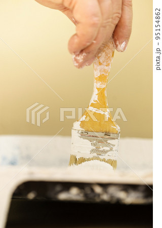 White paint with essentials equipment 95154862