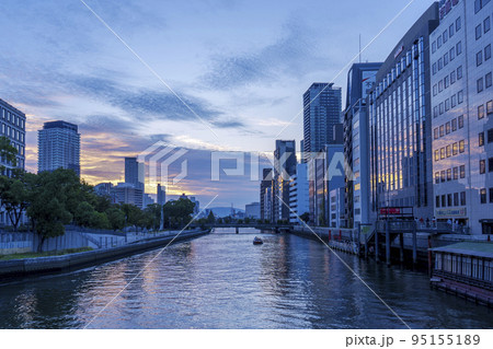 大阪 淀屋橋から見る朝景【ご来光カフェ】10月初旬 大阪 淀屋橋から見る朝景【ご来光カフェ】10月初旬 95155189