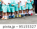 園児の整列 95155327