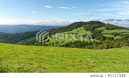 岩手県　くずまき町（葛巻）　柚子山高原の絶景 95157386