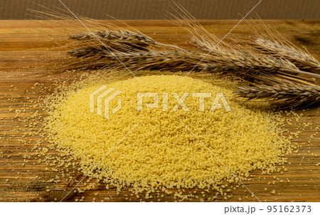 Couscous, Cuscus, Raw Kuskus Couscous, Cuscus, Raw Kuskus 95162373