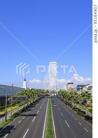 大阪府泉佐野市　青空のりんくうの街並み 95164907