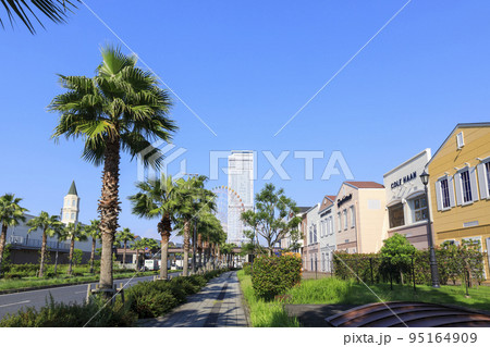 大阪府泉佐野市　青空のりんくうの街並み 95164909