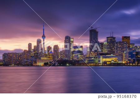 Toronto, Canada. View of the skyscrapers and the CH tower. View of Downtown in the evening. Toronto, Canada. View of the skyscrapers and the CH tower. View of Downtown in the evening. 95168370