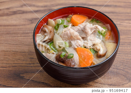 季節料理　豚汁 95169417