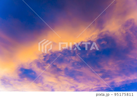 10月の空（3:2） 95175811