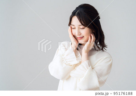 女性 リビング ライフスタイル ビューティー スキンケア 女性 リビング ライフスタイル ビューティー スキンケア 95176188