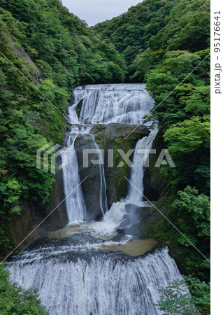 袋田の滝 95176641