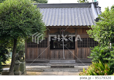 (日本の神社)小さな神社 埼玉県久喜市 香取神社 拝殿 (日本の神社)小さな神社 埼玉県久喜市 香取神社 拝殿 95179320