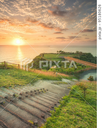 沖縄 南城市 知念岬公園 朝日 日の出 95180626