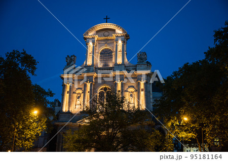 Saint-Gervais-Saint-Protais, Roman Catholic church located in the 4th arrondissement of Paris, on Place Saint-Gervais in the Marais district, near City Hall or Hotel de Ville, night time view 95181164