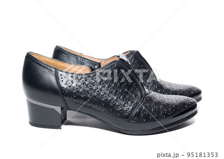 Black female shoes 95181353