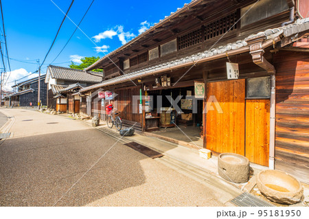 愛知県　名古屋市　中小田井の町並み 95181950