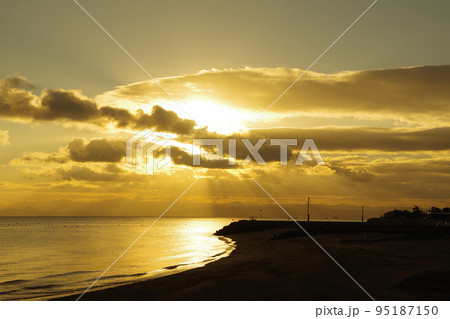 有明海の朝と薄明光線 有明海の朝と薄明光線 95187150