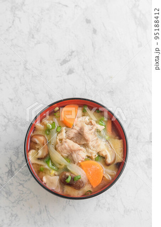 季節料理　豚汁 95188412
