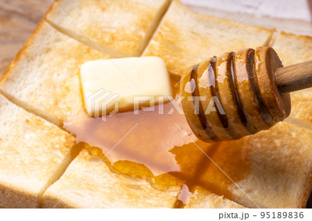 バターハニートースト バターハニートースト 95189836