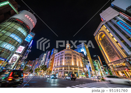 日本の東京都市景観 入国制限撤廃、外国人の個人旅行も解禁…夜も賑わうネオン輝く銀座=10月11日 日本の東京都市景観 入国制限撤廃、外国人の個人旅行も解禁…夜も賑わうネオン輝く銀座=10月11日 95191760