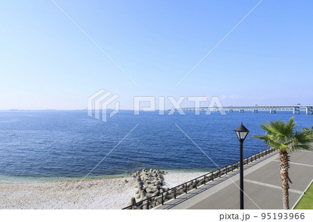 大阪府泉佐野市　青空の関西国際空港 95193966
