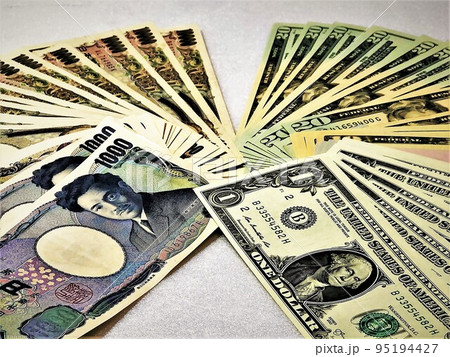ドル紙幣と日本紙幣2 ドル紙幣と日本紙幣2 95194427