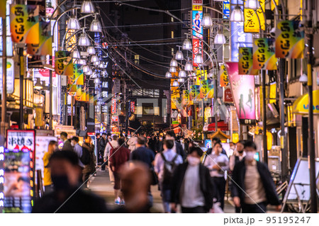 日本の東京都市景観 入国制限撤廃、外国人の個人旅行も解禁…新橋駅前の飲み屋街は…=10月11日 日本の東京都市景観 入国制限撤廃、外国人の個人旅行も解禁…新橋駅前の飲み屋街は…=10月11日 95195247