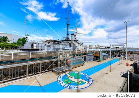 神奈川県　横須賀市にある三笠桟橋　（猿島渡船乗船場） 95196673