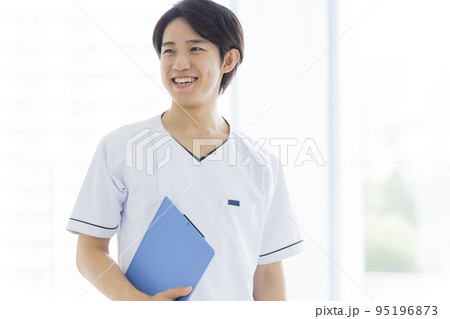 白衣 男性 医師 看護師 白衣 男性 医師 看護師 95196873