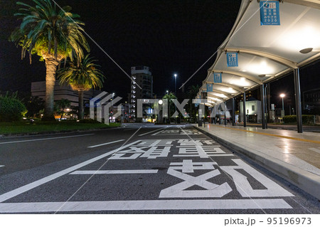 夜の宮崎駅前 夜の宮崎駅前 95196973