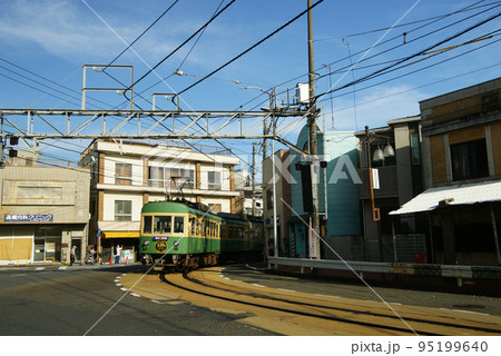 江ノ電　龍口寺前交差点 95199640