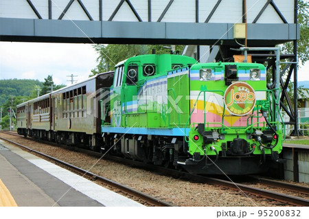 富良野線美瑛駅 DE15形ディーゼル機関車+510系客車「富良野・美瑛ノロッコ号」 富良野線美瑛駅 DE15形ディーゼル機関車+510系客車「富良野・美瑛ノロッコ号」 95200832